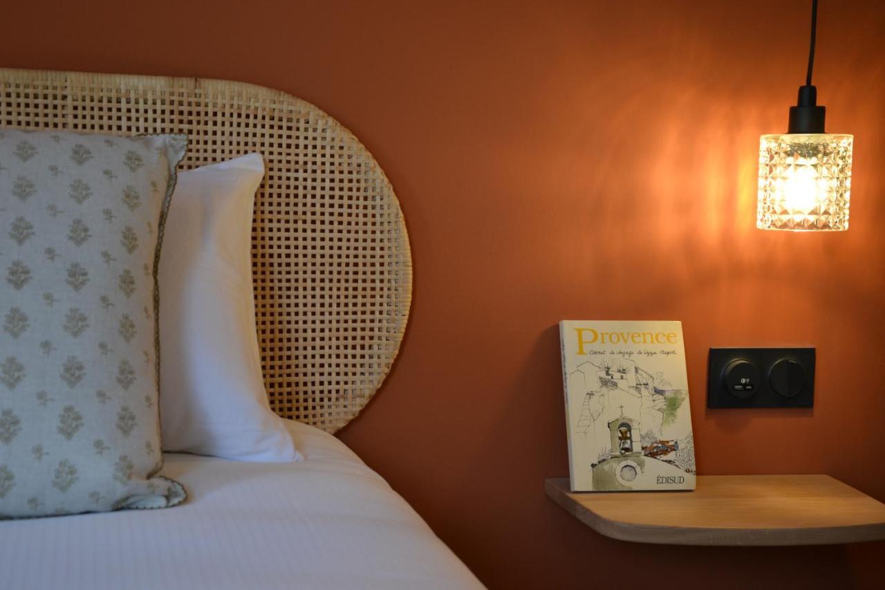 Hotel La Garrigue & Bar Piscine Venasque Esterno foto